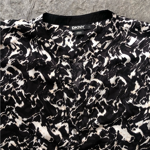 Dkny button down blouse white black pattern shirt size L - Picture 6 of 6
